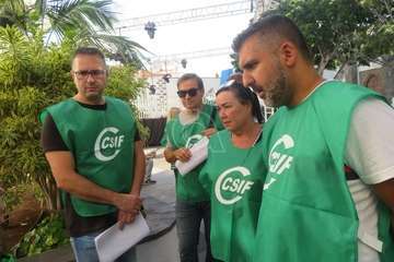 Representantes sindicales de CSIF se concentraron ante las puertas del Ayuntamiento para exigir a Función Pública el nombramiento de un interventor/TA.